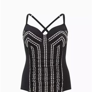 Black & White Geo Stripe Underwire One-Piece Swimsuit